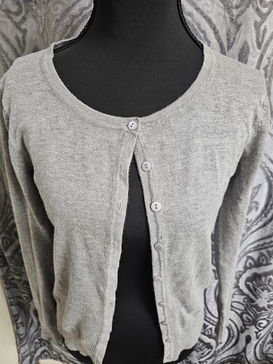 debut Sweaters - 4 x $15 debut Light Gray Button-Front Knit Cardigan